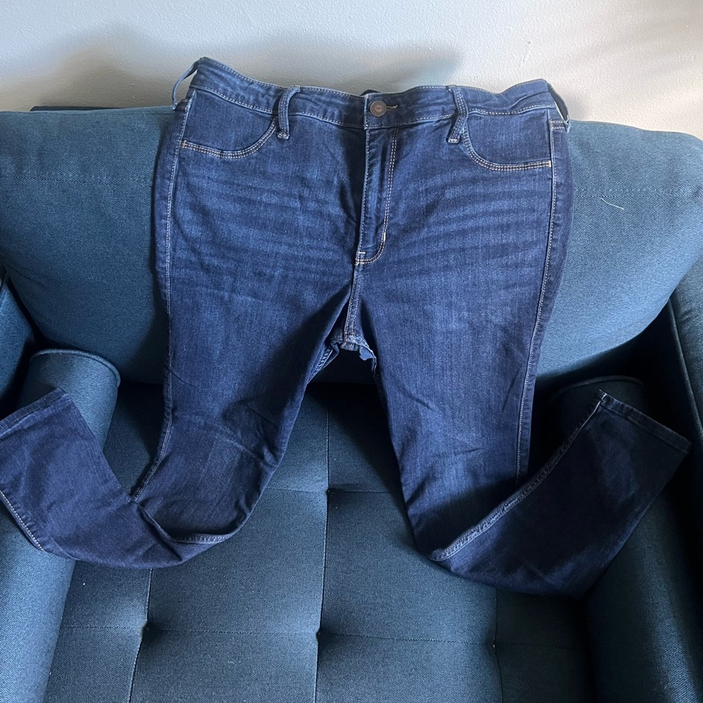 Hollister Dark Blue Women's Skinny Jeans - Picture 3 of 3